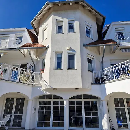 Luxury By Stn Apartment *