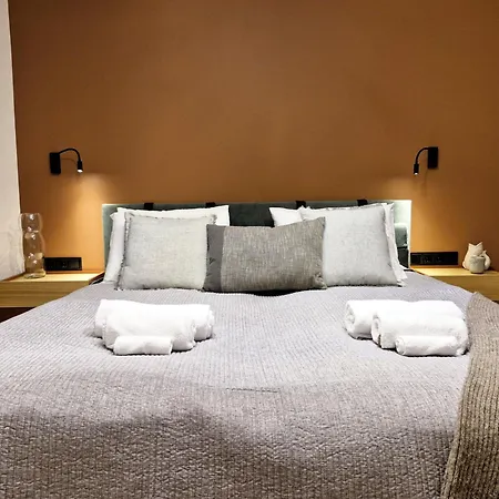 Luxury By Stn
