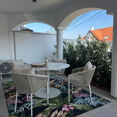 Luxury By Stn Apartment Heviz